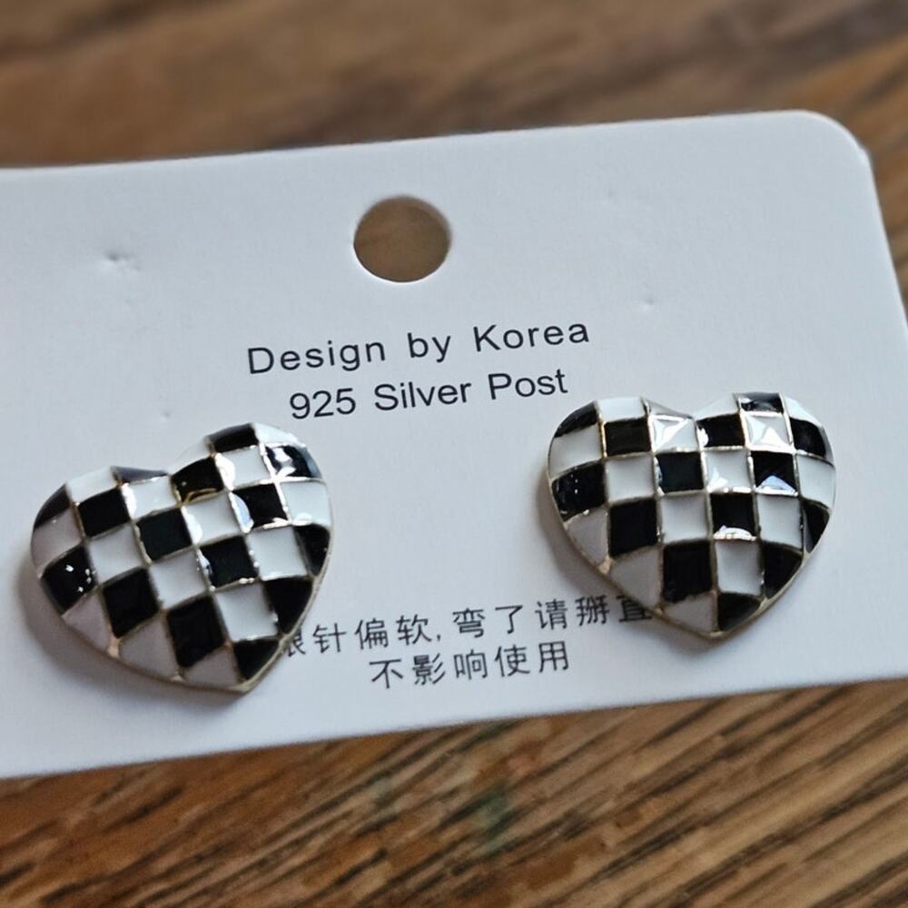 Design by Korea Black & White Checkered Heart Stud Earrings ~ Coquette Twee